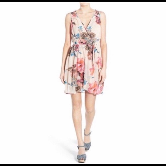 NWT BAND OF GYPSIES PINK FLORAL FAUX-WRAP MINI DRESS - Picture 7 of 8